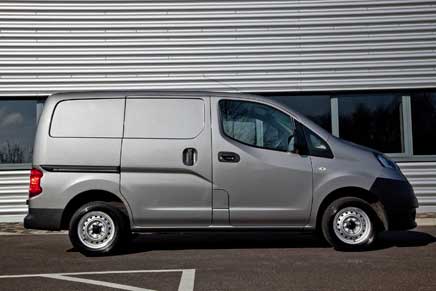 nissan nv200